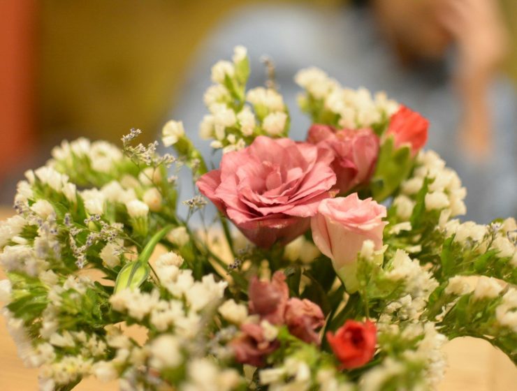 white and beige bouquet of flowers