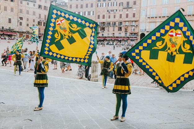 traditional flags in Italy